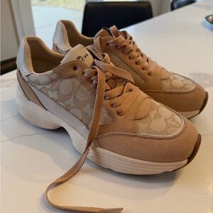 Coach Women's Beige Runner Sneakers 8.5